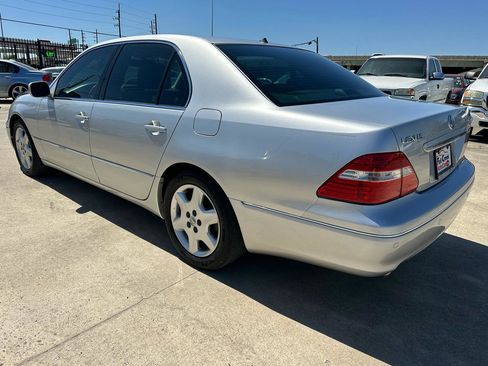 Used 2004 Lexus LS 430 Sedan image 4