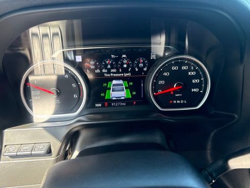 Used 2021 Chevrolet Silverado 1500 LTZ w/ LTZ Premium Package AWD/4WD image 19