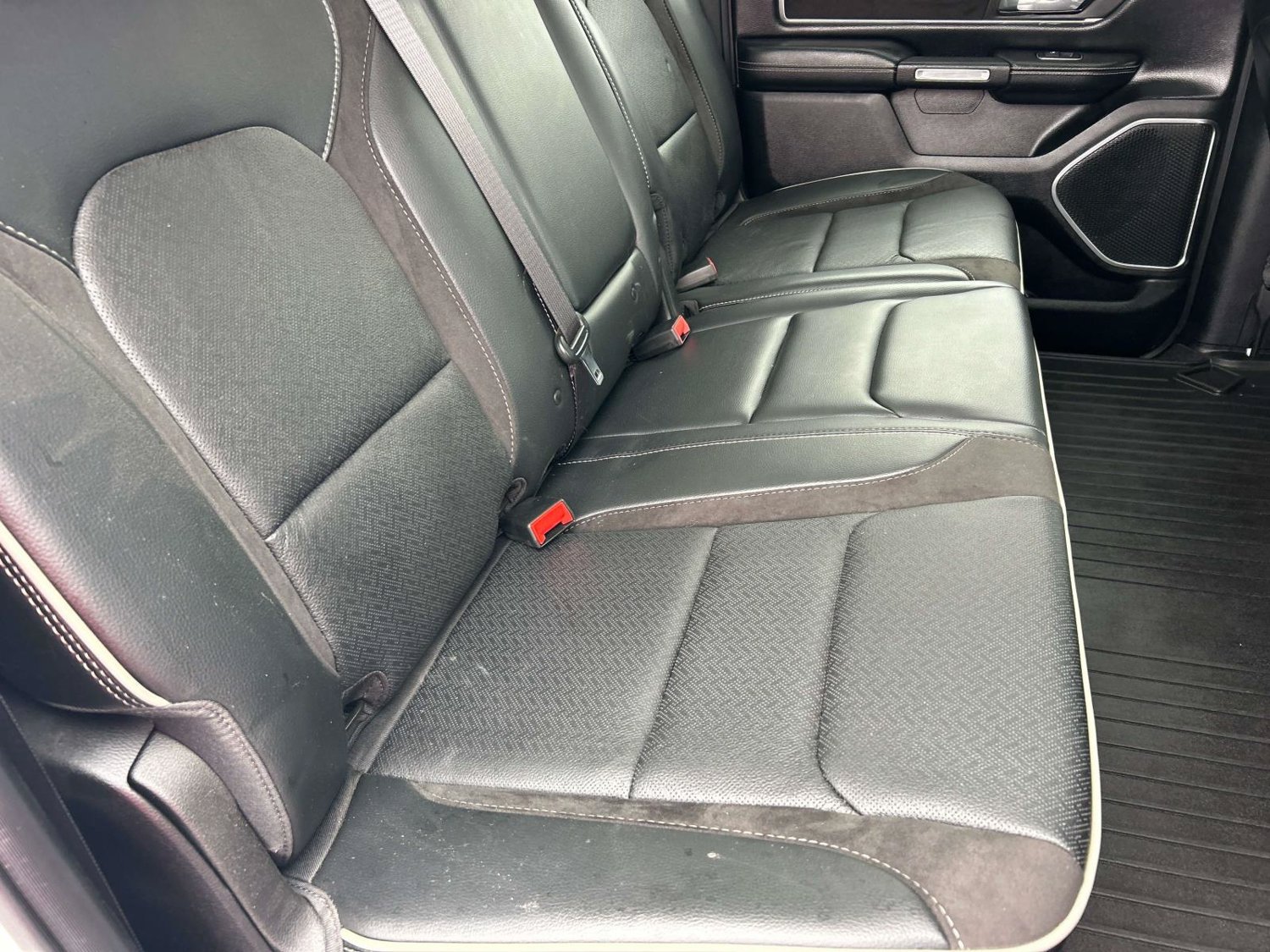 Used 2022 RAM 1500 Laramie AWD/4WD image 24
