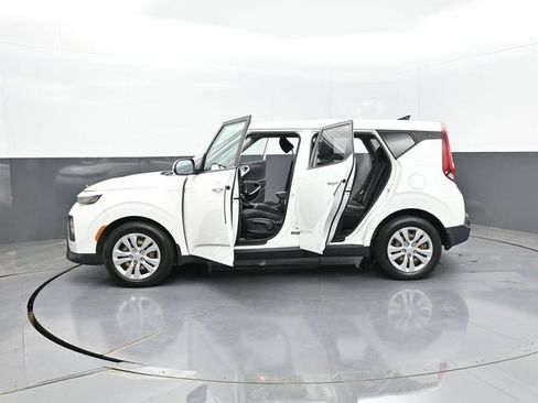 Used 2020 Kia Soul LX FWD image 28
