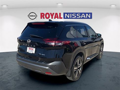 Used 2023 Nissan Rogue SL w/ SL Premium Package image 7