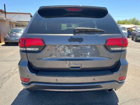 Used 2017 Jeep Grand Cherokee Altitude RWD image 6
