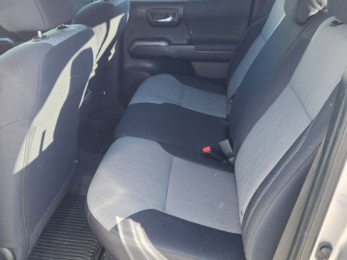 Used 2020 Toyota Tacoma TRD Off-Road image 15