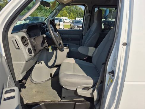 Used 2009 Ford E-350 and Econoline 350 XL RWD image 9