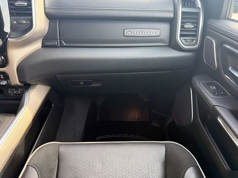 Used 2022 RAM 1500 Laramie AWD/4WD image 17