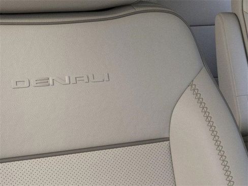 New 2026 GMC Yukon XL Denali image 21