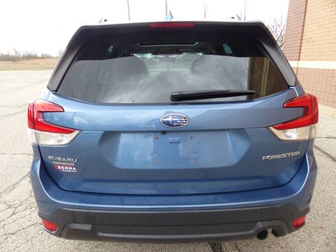 Used 2023 Subaru Forester Limited image 8