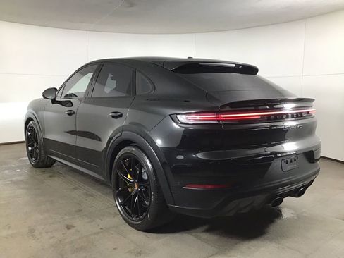 Certified 2025 Porsche Cayenne GTS image 3