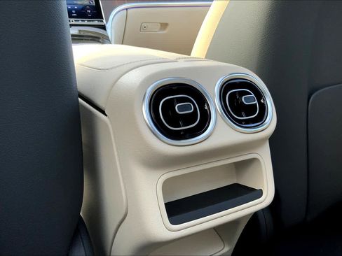 Used 2026 Mercedes-Benz GLC 300 4MATIC image 22