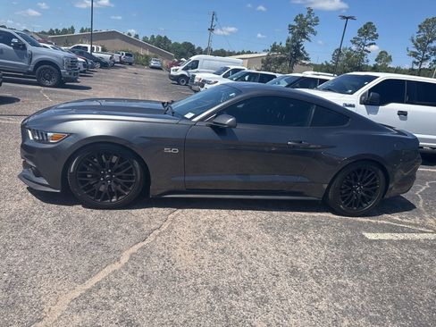Used 2017 Ford Mustang GT w/ GT Performance Package RWD image 4