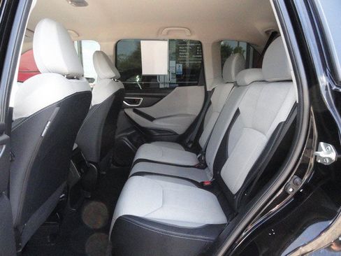 Used 2021 Subaru Forester AWD/4WD image 12