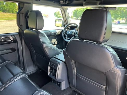 Used 2025 Ford Bronco Outer Banks AWD/4WD image 35