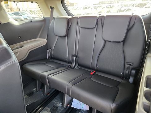 New 2026 Kia Carnival SX image 10