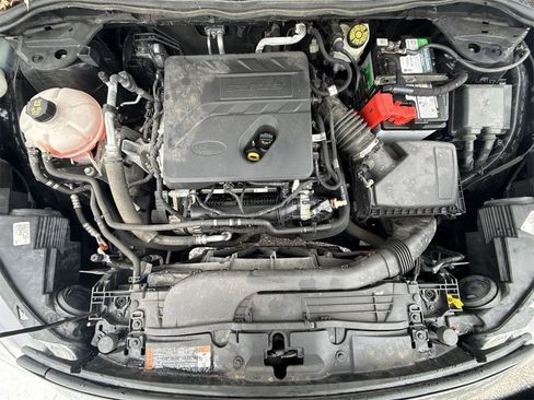 Used 2020 Ford Escape SE image 17