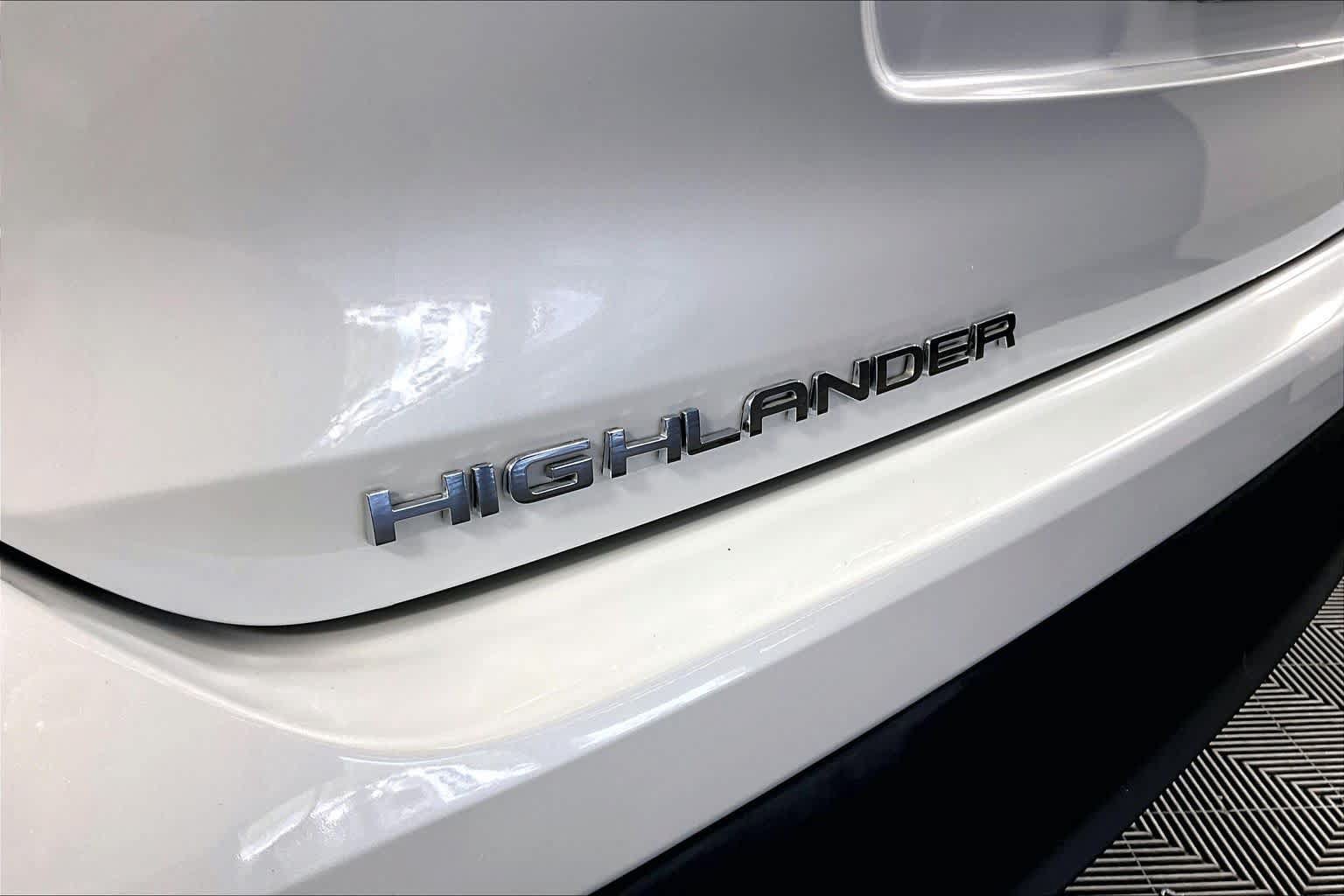 Used 2021 Toyota Highlander XLE FWD image 31