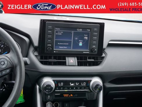 Used 2021 Toyota RAV4 LE image 14