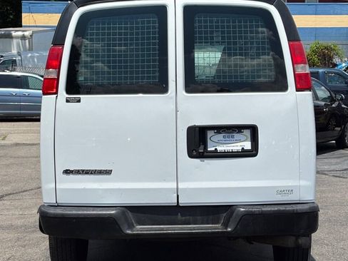 Used 2017 Chevrolet Express 2500 RWD image 7