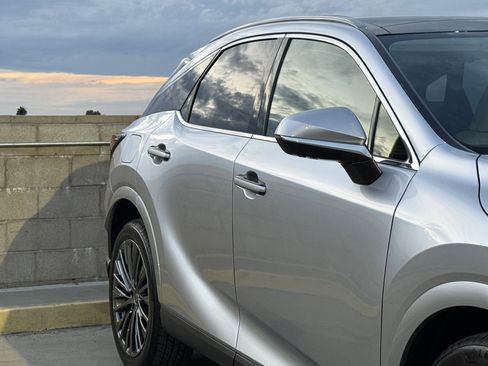 New 2026 Lexus RX 450h AWD image 5