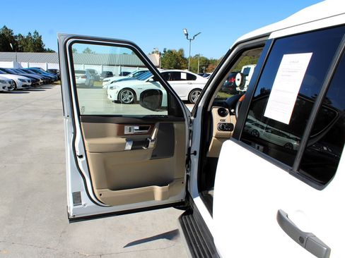 Used 2016 Land Rover LR4 HSE image 35