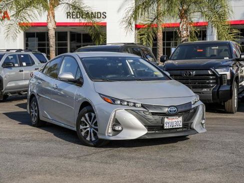 Certified 2020 Toyota Prius Prime Limited FWD image 1