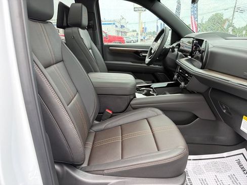 New 2026 Chevrolet Suburban High Country AWD/4WD image 30