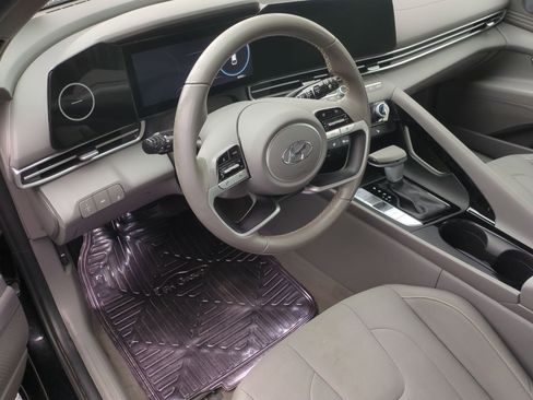 Used 2023 Hyundai Elantra SEL w/ Convenience Package image 10