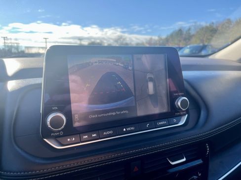 Used 2021 Nissan Rogue SL image 14