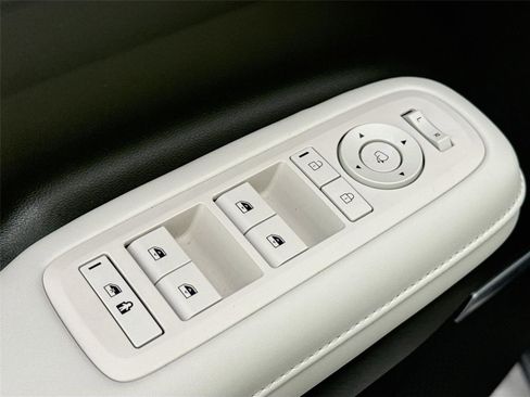 Used 2025 Hyundai Santa Fe Calligraphy AWD/4WD image 29