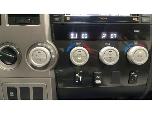 Used 2013 Toyota Tundra Limited w/ Memory Pkg AWD/4WD image 14