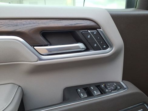 New 2026 GMC Sierra 1500 SLT w/ SLT Premium Plus Package image 8