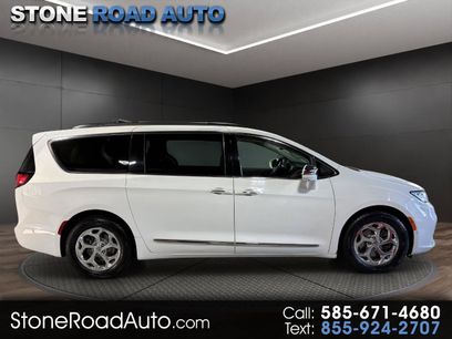 Used 2022 Chrysler Pacifica Limited