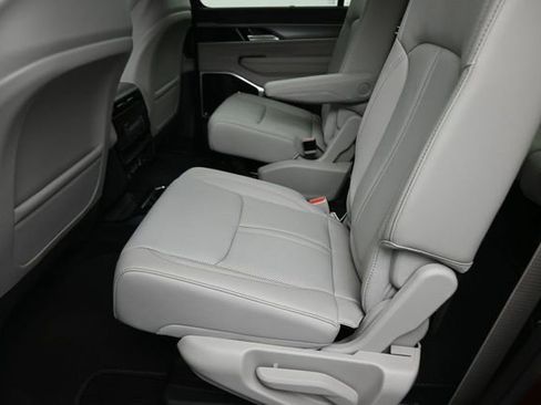New 2026 Jeep Grand Wagoneer Limited AWD/4WD image 29