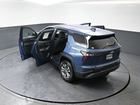Used 2025 Chevrolet Equinox LT AWD/4WD image 60