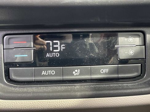 Certified 2025 Volkswagen Atlas SE w/ Panoramic Sunroof Package image 15