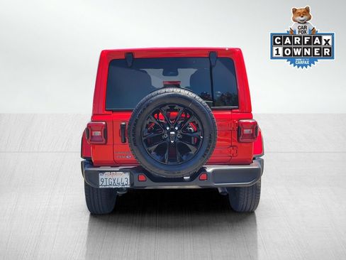 Used 2025 Jeep Wrangler Unlimited Sahara AWD/4WD image 5