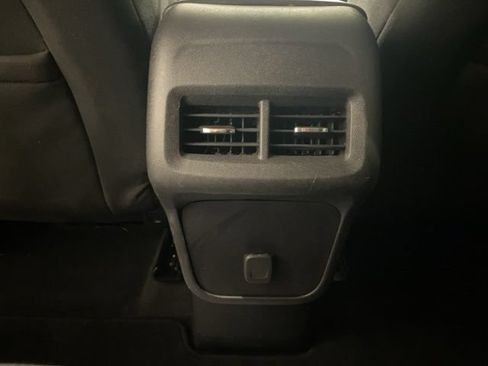 Used 2018 Chevrolet Equinox LT AWD/4WD image 32
