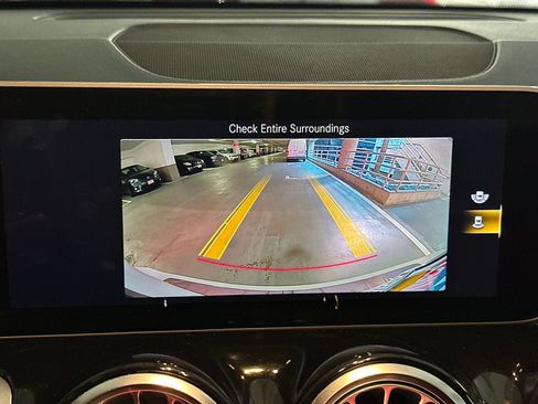 Used 2021 Mercedes-Benz GLB 250 image 18