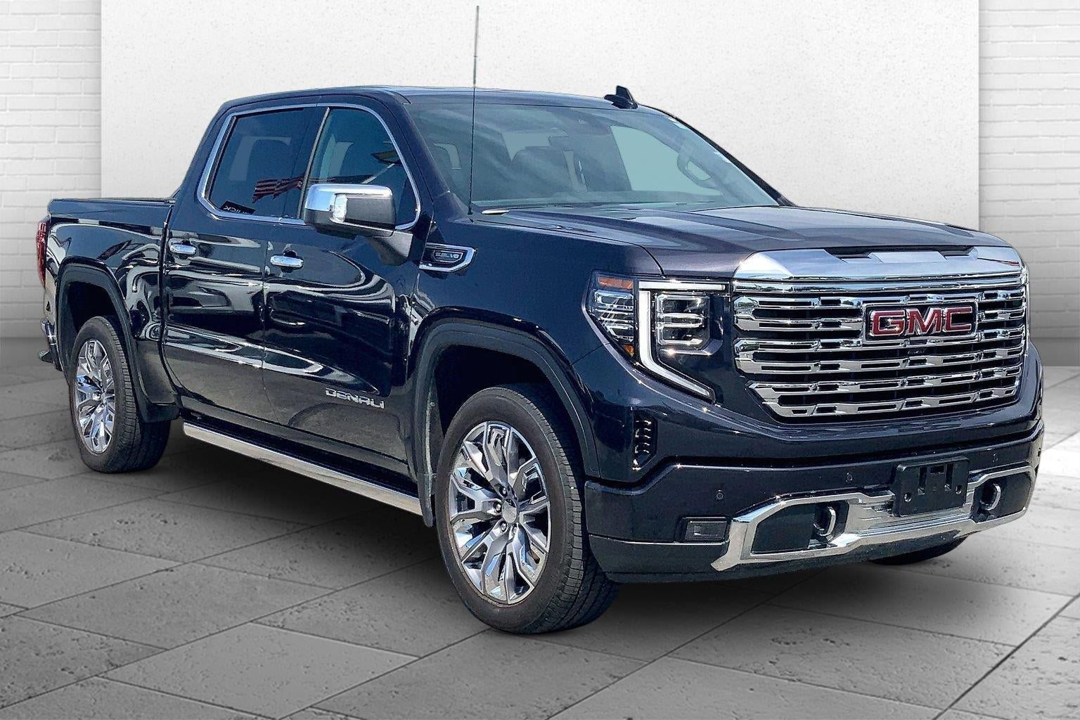 Used 2025 GMC Sierra 1500 Denali w/ Denali Reserve Package AWD/4WD image 1
