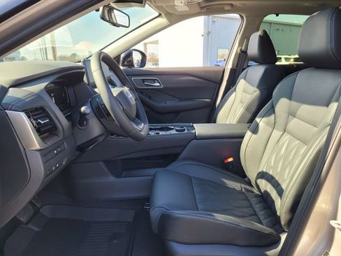 New 2026 Nissan Rogue Platinum w/ Platinum Premium Package AWD/4WD image 6