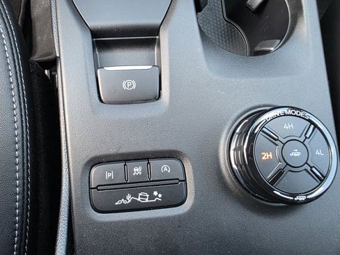 Used 2024 Ford Ranger Lariat w/ FX4 Off-Road Package image 21