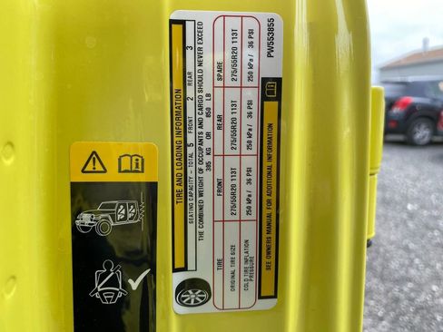 Used 2023 Jeep Wrangler Sahara image 32