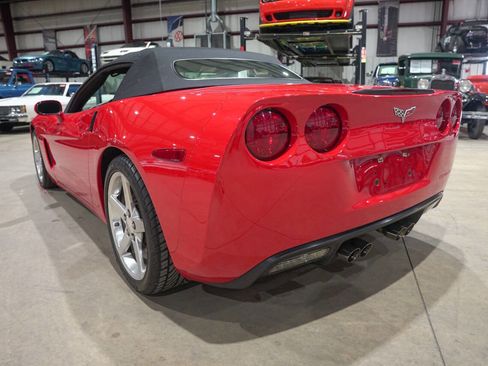 Used 2005 Chevrolet Corvette Convertible w/ Preferred Equipment Group image 22