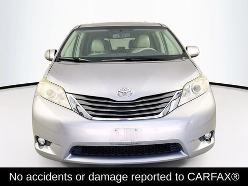 Used 2013 Toyota Sienna XLE FWD image 2