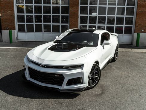 Used 2017 Chevrolet Camaro ZL1 RWD image 2