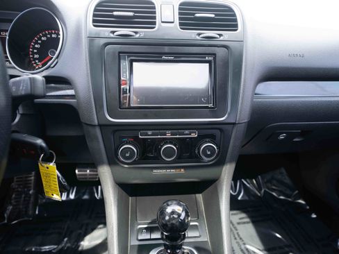 Used 2014 Volkswagen GTI Driver's Edition FWD image 17