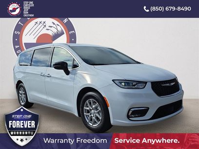 New 2026 Chrysler Pacifica Select