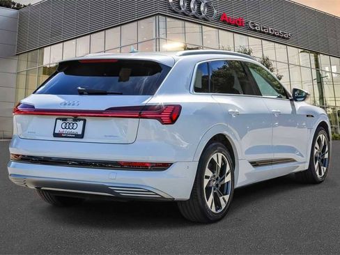 Used 2023 Audi e-tron Premium Plus w/ Premium Plus Package image 4