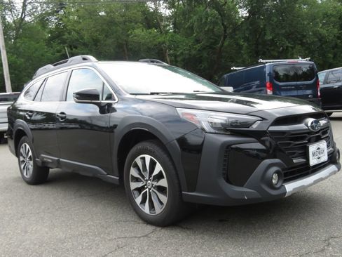 Used 2023 Subaru Outback Limited XT AWD/4WD image 3