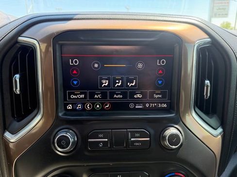 Used 2020 Chevrolet Silverado 1500 High Country w/ Technology Package AWD/4WD image 17