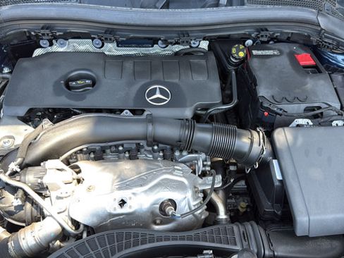 Used 2022 Mercedes-Benz GLA 250 image 32
